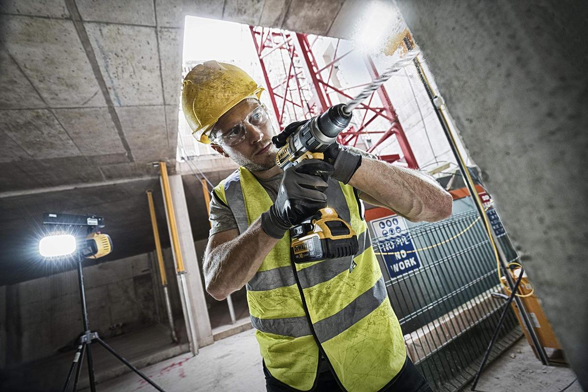 DeWALT 8 instrumentu komlepkts 18V XR