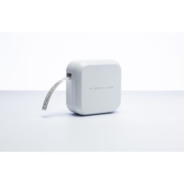 Brother P-Touch Cube Plus PT-P710BTH - Imprimante d'étiquettes - transfert thermique - Rouleau (2,4 cm) - 180 x 360 dpi - jusqu'à 20 mm/sec - USB 2.0, Bluetooth 2.1 EDR - outil de coupe